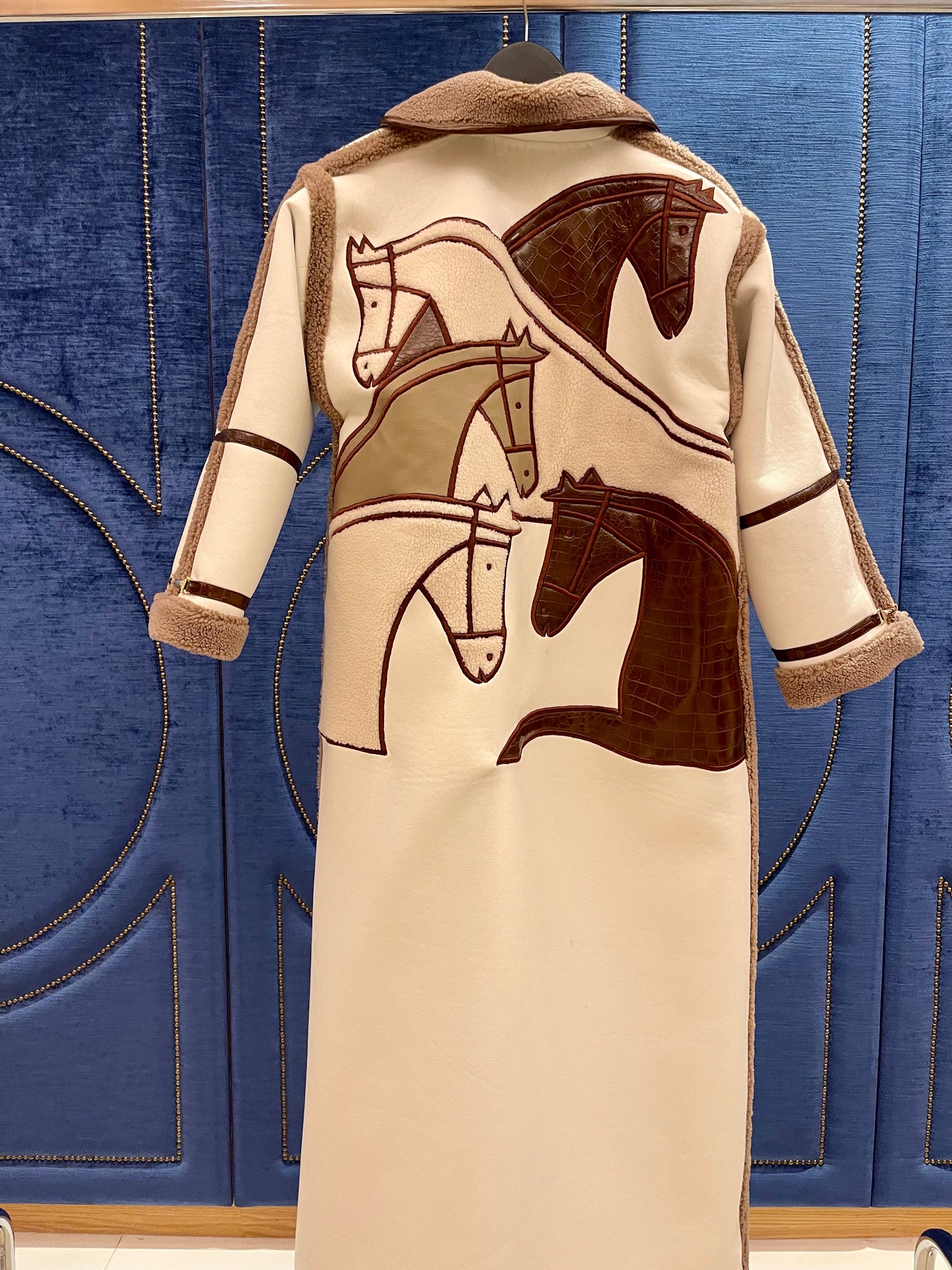 Long Horse Bisht