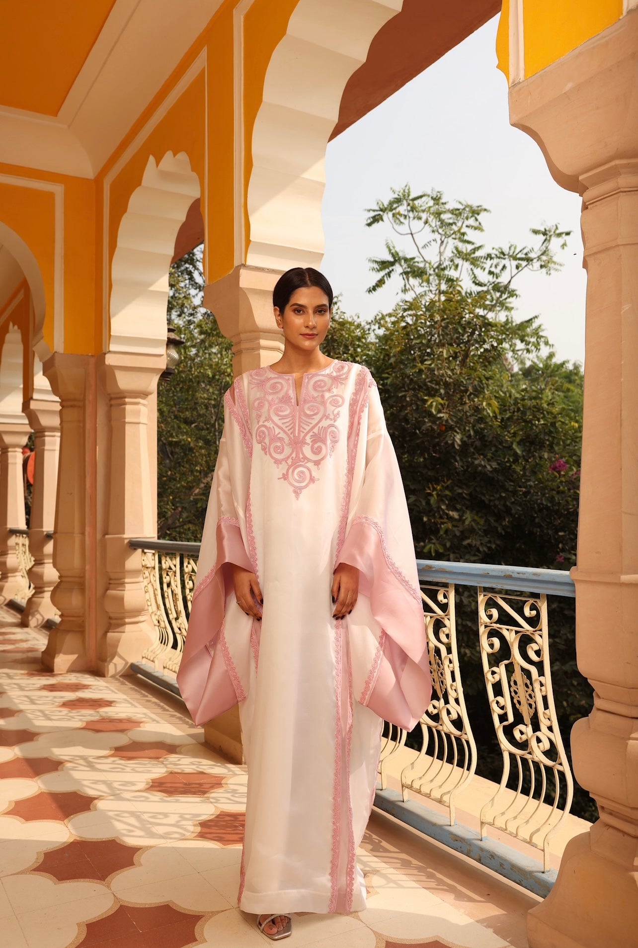 White and pink embroidered kaftan